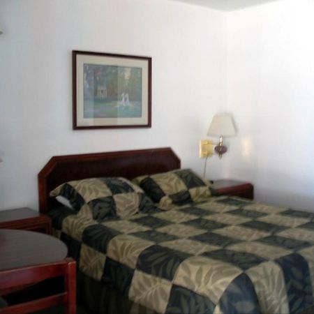 Golden West Motel Кламат Фолс Екстериор снимка