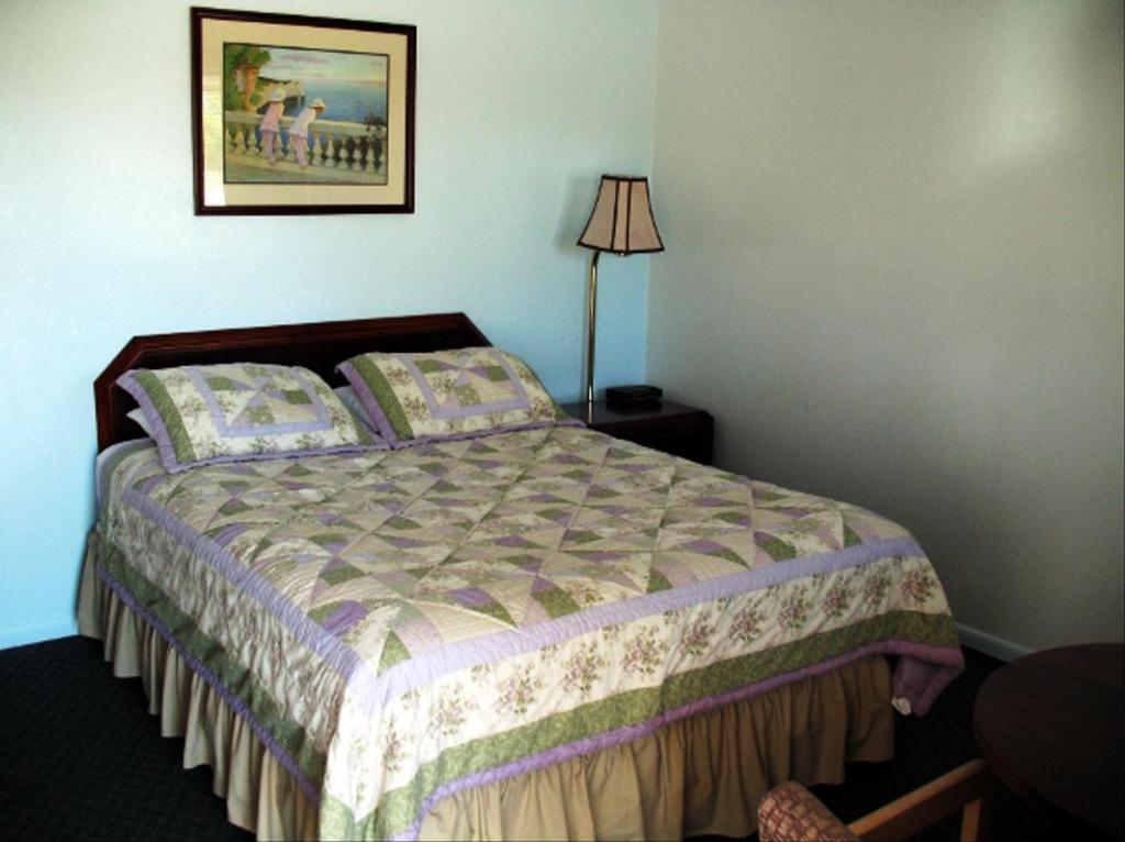 Golden West Motel Кламат Фолс Екстериор снимка