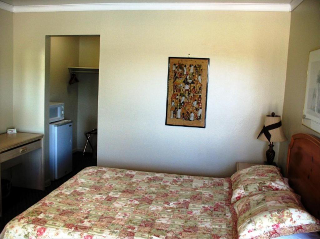 Golden West Motel Кламат Фолс Екстериор снимка