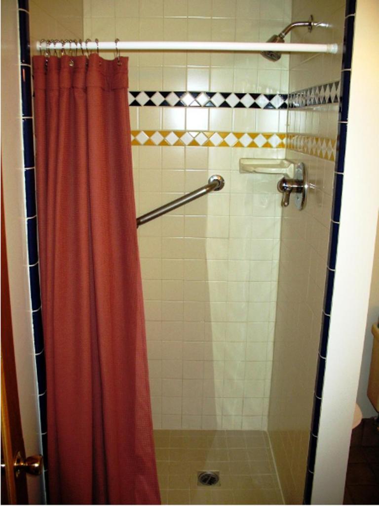 Golden West Motel Кламат Фолс Екстериор снимка