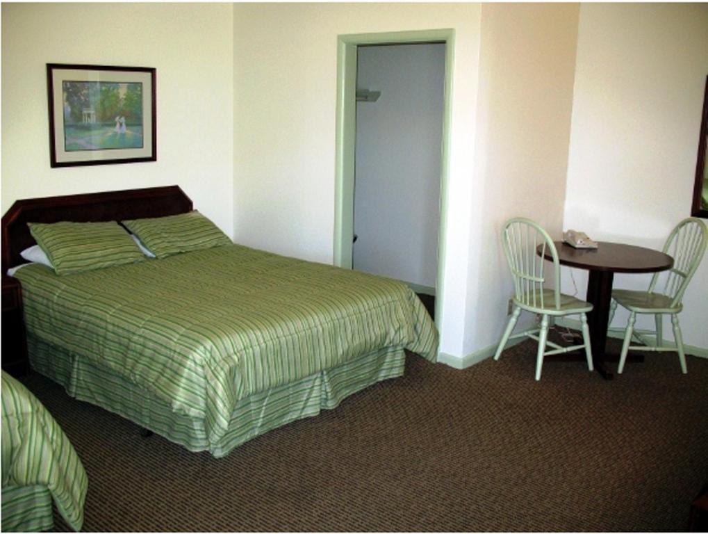Golden West Motel Кламат Фолс Екстериор снимка