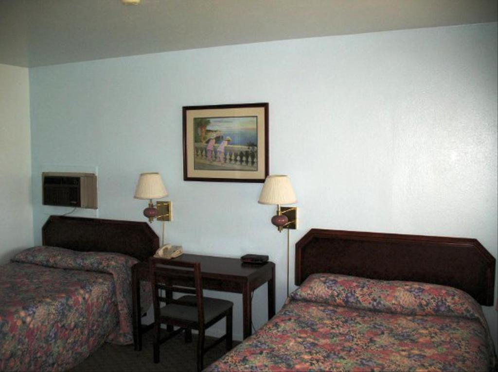 Golden West Motel Кламат Фолс Екстериор снимка