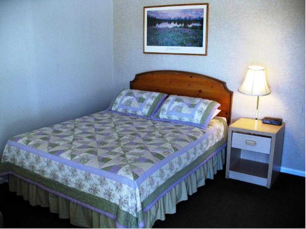 Golden West Motel Кламат Фолс Екстериор снимка