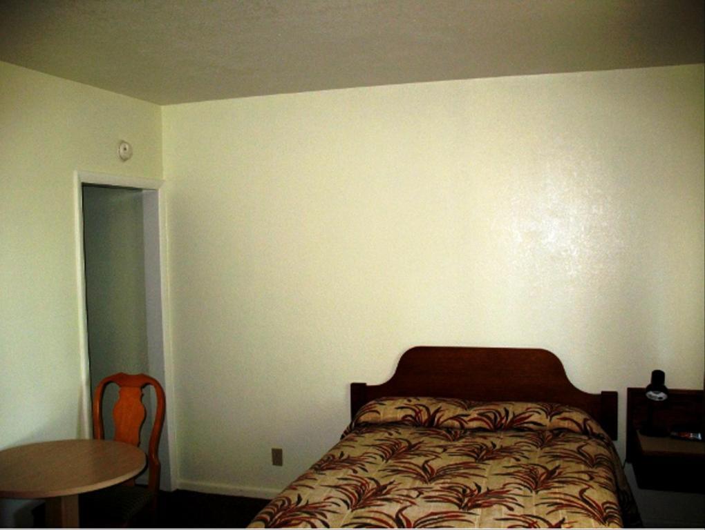 Golden West Motel Кламат Фолс Екстериор снимка