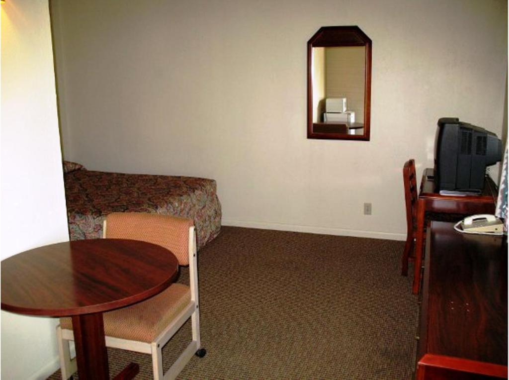 Golden West Motel Кламат Фолс Екстериор снимка