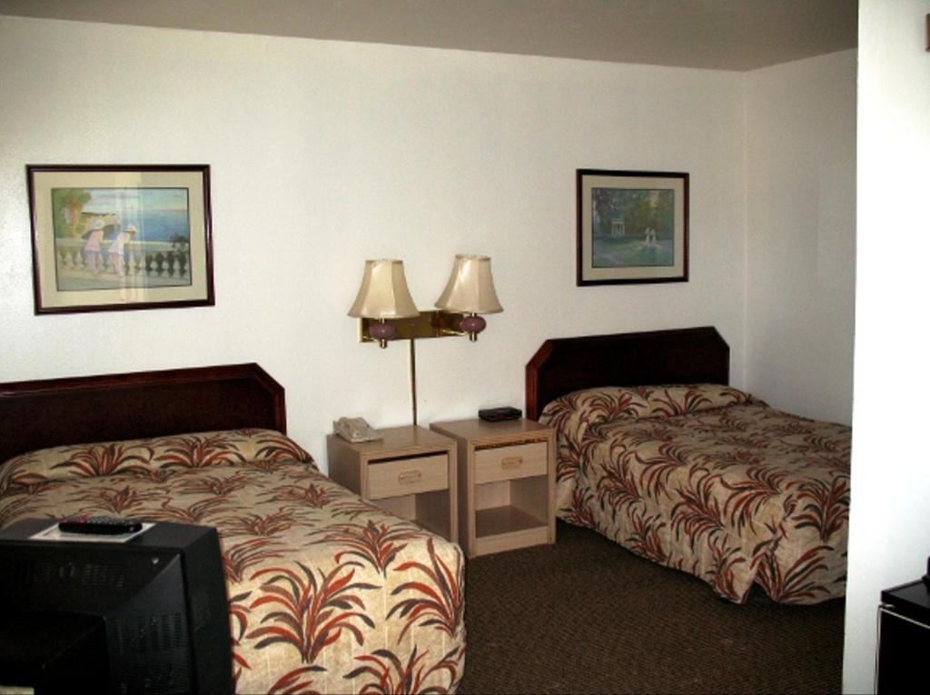 Golden West Motel Кламат Фолс Екстериор снимка